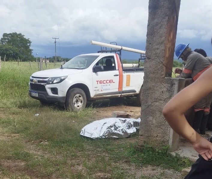 O local foi isolado pela Polícia Militar até a chegada do delegado de plantão e dos peritos da Polícia Civil (Foto: Reprodução)