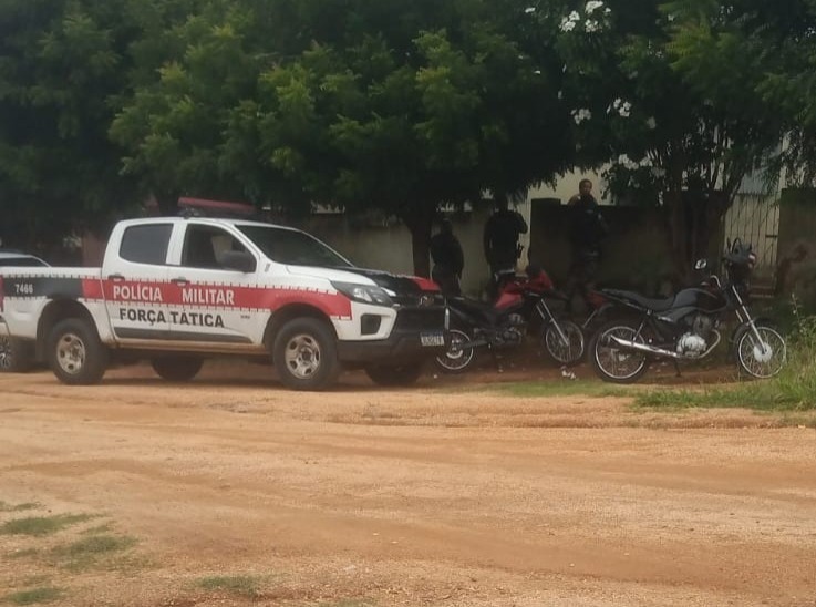  Após serem adotados os procedimentos cabíveis, o corpo foi encaminhado ao NUMOL para ser feito o exame cadavérico (Foto: Reprodução)