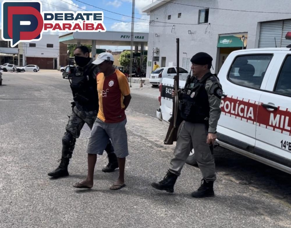 Diante do flagrante constatado, o infrator da lei foi encaminhado à delegacia de Polícia Civil (Foto: Reprodução Debate Paraíba)