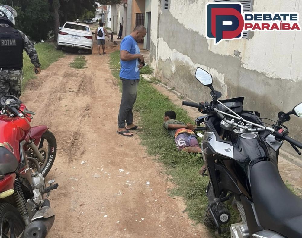 Após ser preso, o indivíduo foi conduzido à delegacia de Polícia Civil (Foto: Reprodução)
