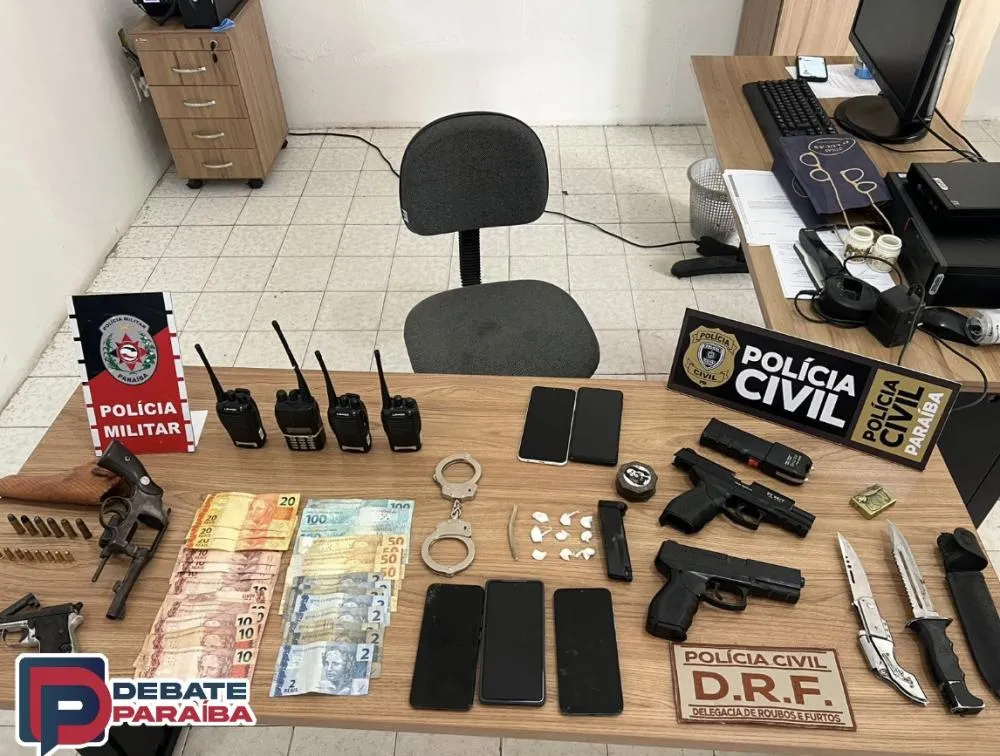 Ao término da operação, os acusados e todo o material apreendido foram levados à delegacia de Polícia Civil de Pombal (Foto: Reprodução)