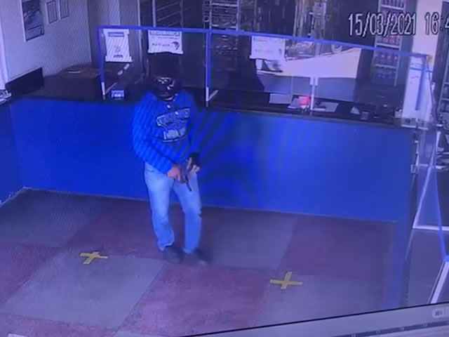 A Polícia Militar ao tomar conhecimento do ocorrido efetuou diligências por todo a cidade, porém mais uma vez o bandido conseguiu escapar (Foto: Reprodução Redes Sociais)