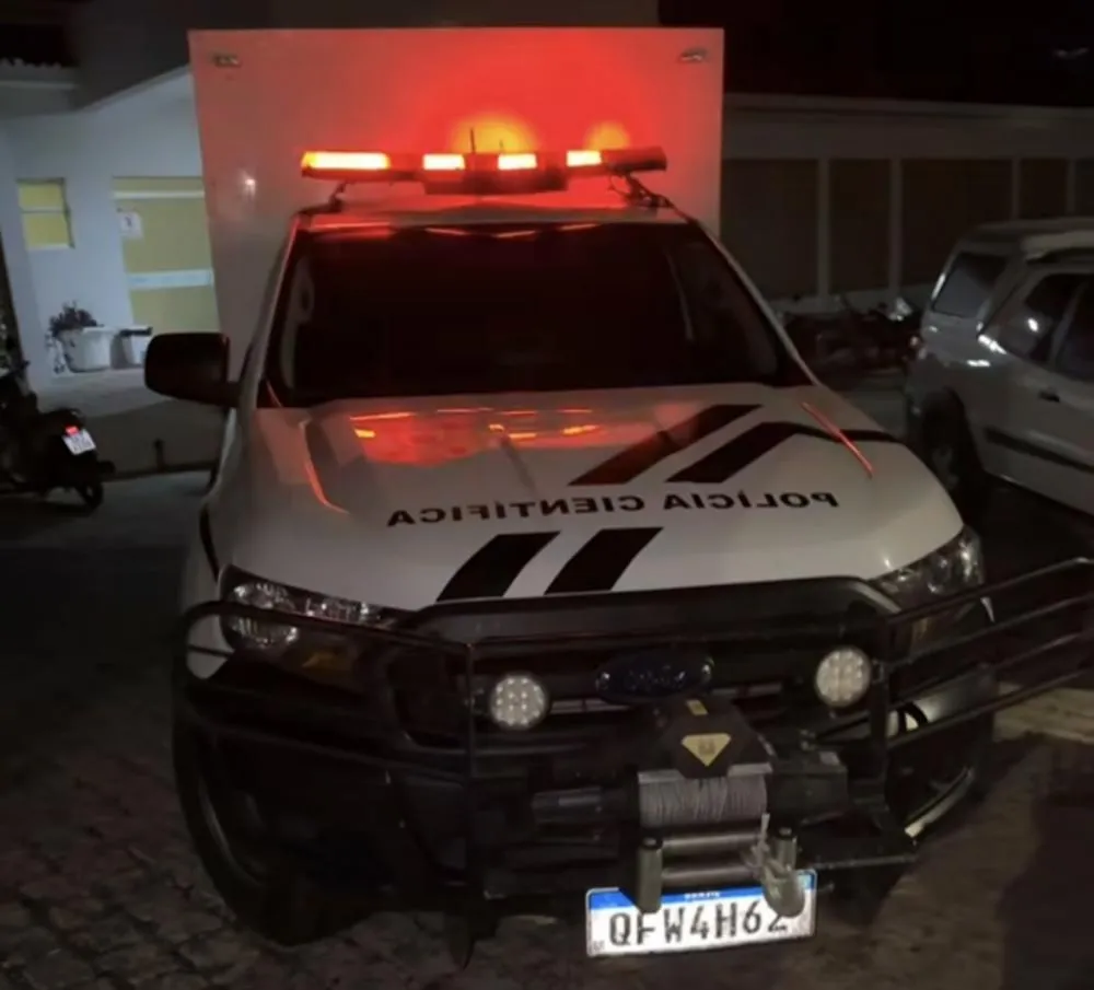 A área foi isolada pela Polícia Militar até a chegada do delegado de plantão e dos peritos da Polícia Civil (Foto: Reprodução)