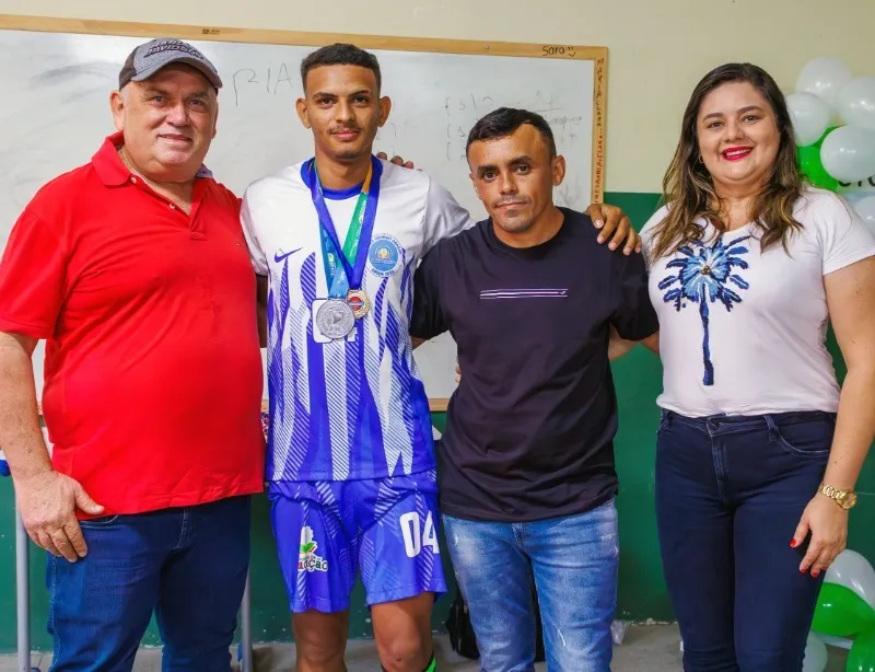 Três alunos (as) foram classificados para a etapa em João Pessoa, que muito rendeu aplausos da Educação de São José da Lagoa Tapada. (Foto: Reprodução).