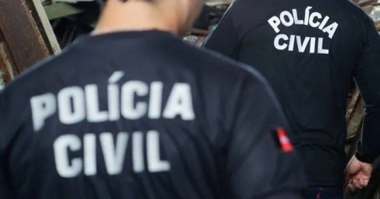 Após serem capturados, os infratores da lei foram encaminhados à delegacia de Polícia Civil, para que fossem adotados os procedimentos que determinam a lei (Foto: Reprodução)
