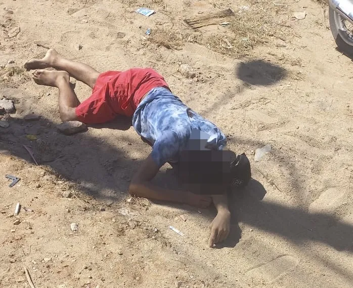 O local foi isolado pela Polícia Militar até a chegada dos peritos da Polícia Civil (Foto: Reprodução)