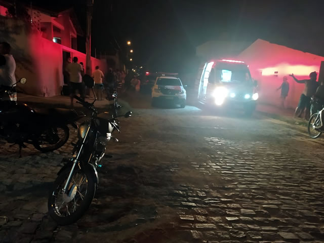 Devido aos ferimentos a vítima foi encaminhada ao HRC para receber o devido atendimento médico (Foto: Reprodução)