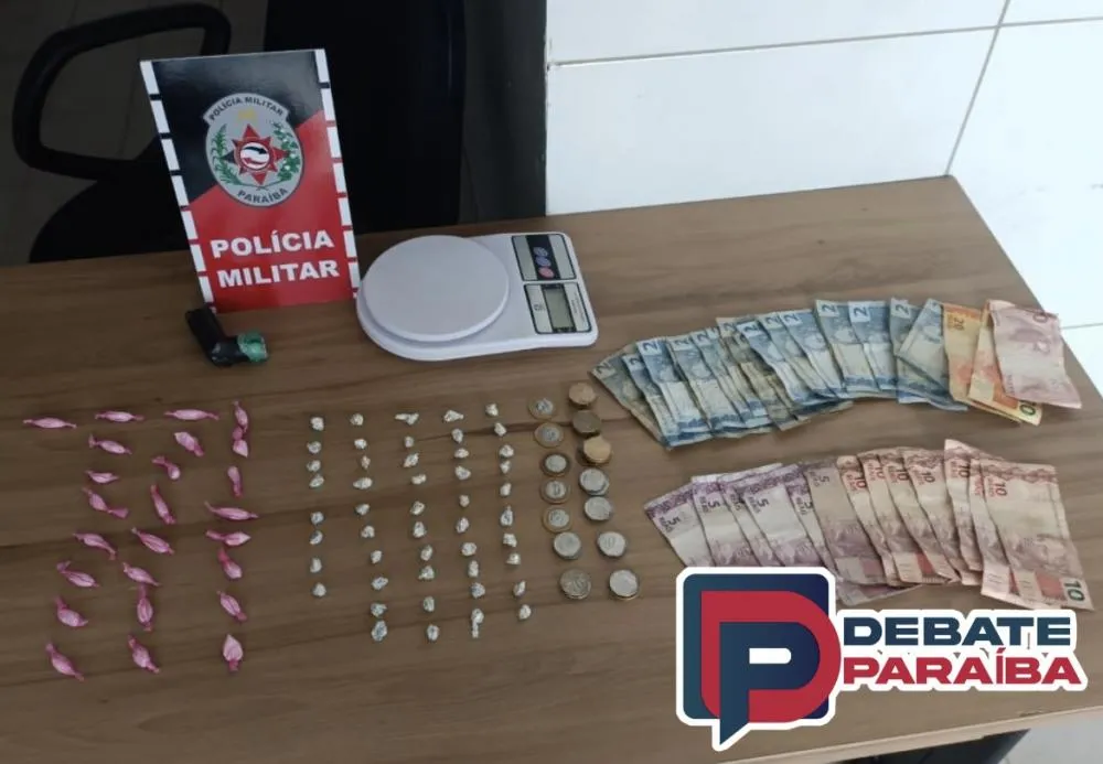 O acusado foi conduzido à delegacia de Polícia Civil com todo o material apreendido (Foto: Reprodução)