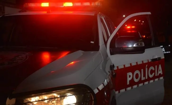 Momentos depois com as diligências realizadas, o acusado foi localizado e conduzido à delegacia de Polícia Civil, para que fossem adotadas as medidas pertinentes ao caso (Foto: Reprodução)