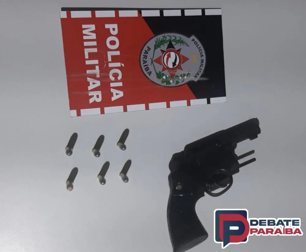 Após ser preso, o infrator da lei foi levado à delegacia de Polícia Civil e apresentado ao delegado de plantão (Foto: Reprodução)