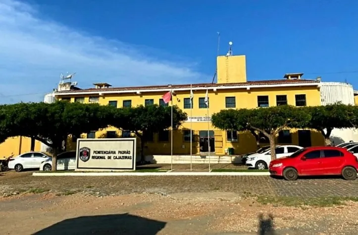 De acordo com os autos, o preso foi agredido fisicamente, em 27/03/2016, no interior do presídio onde cumpria pena em regime fechado, por outro detento que o atingiu com 11 perfurações de espeto (Foto: Reprodução)