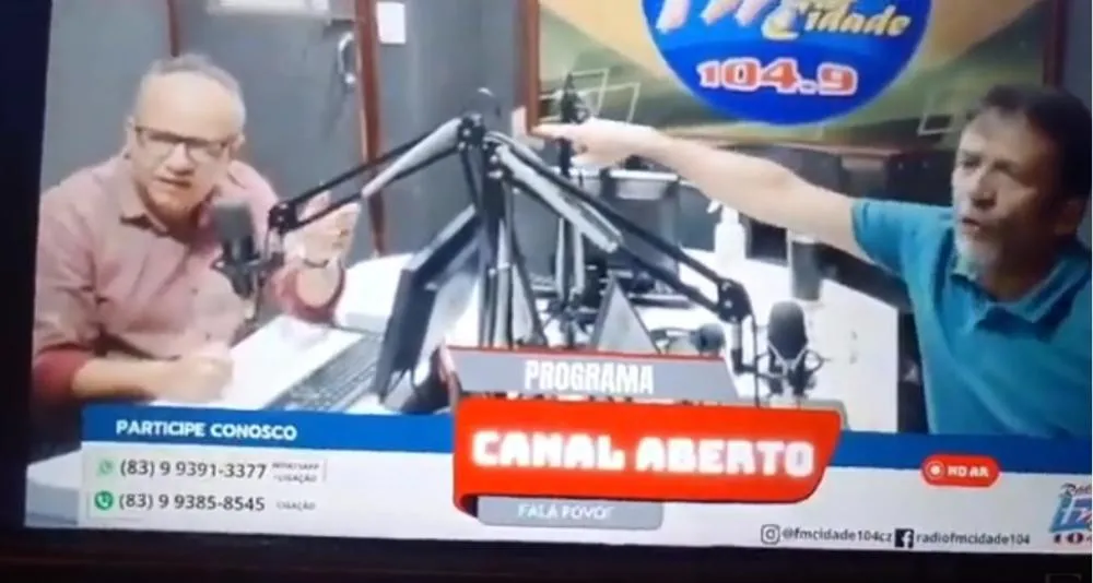 No ápice da discussão acirrada, José Leite decidiu tirar o programa do ar, que só voltou após 15 minutos. (Foto: Reprodução).