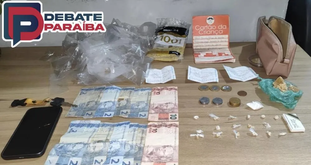 A dupla foi conduzida à delegacia de Polícia Civil com todo o material e a moto apreendidos (Foto: Reprodução)