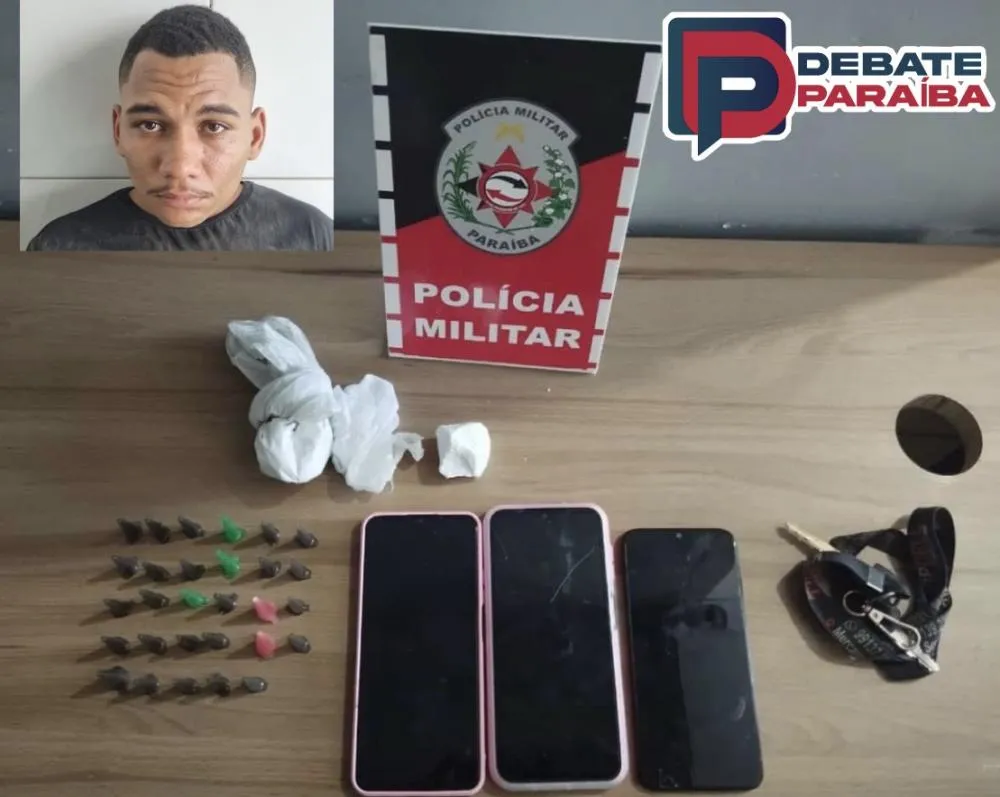 O infrator da lei foi levado à delegacia de Polícia Civll com o material e a moto aprendidos (Foto: Reprodução)