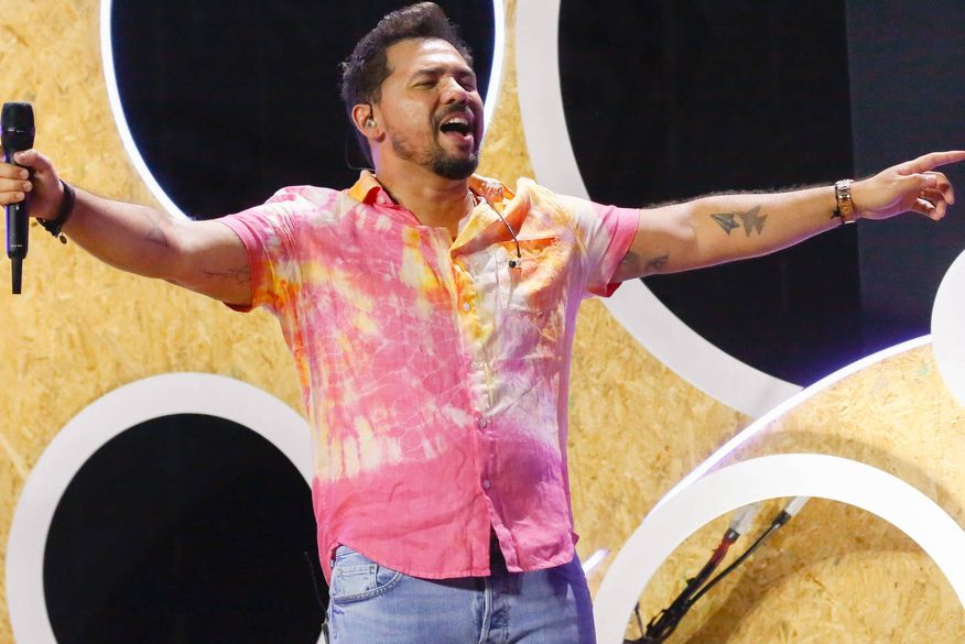 Ele conta que, como o ritmo frenético de antes, acabou negligenciando possibilidades de sua carreira, como os streamings de música e as redes sociais. (Foto: Reprodução).