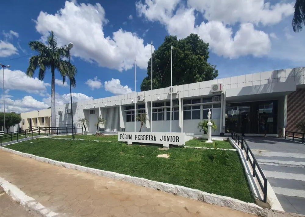 Segundo informações processuais, os réus seriam julgados no dia 13 de abril deste ano. (Foto: Reprodução).