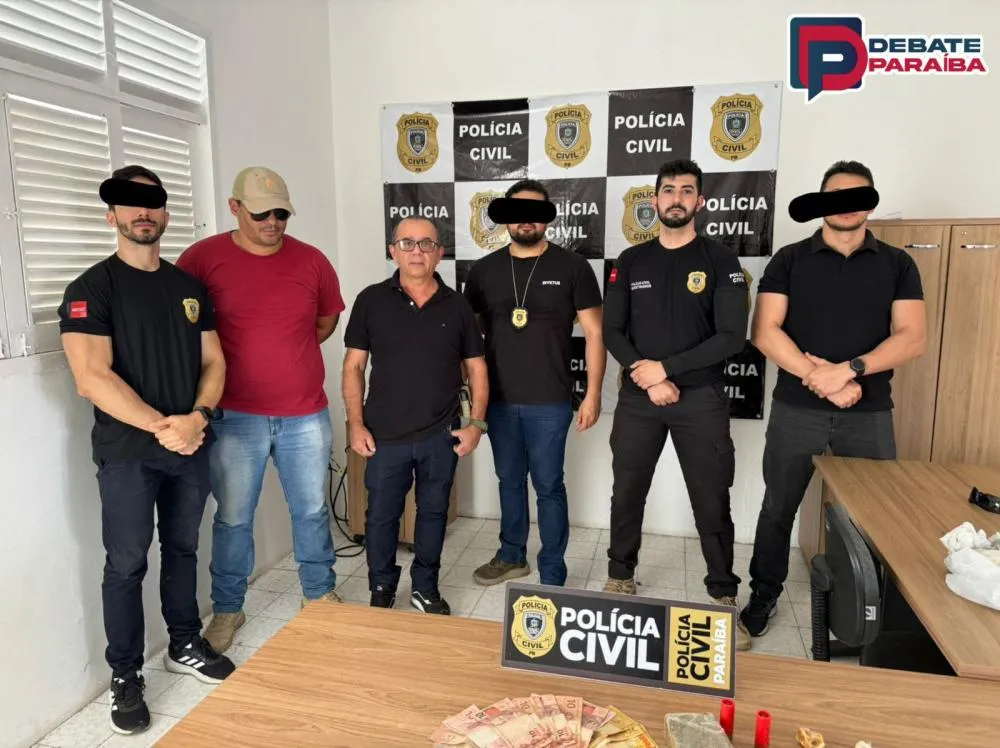 Ao término da ação policial, o acusado e todo o material apreendido, foram apresentados na delegacia de Polícia Civil, para que fossem adotados os procedimentos que determinam a lei (Foto: Reprodução)