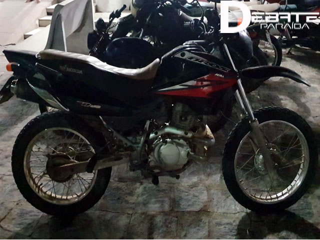 A moto recuperada foi levada à delegacia de Polícia Civil e após a realização dos procedimentos necessários foi devolvida a verdadeira proprietária (Foto: Reprodução)