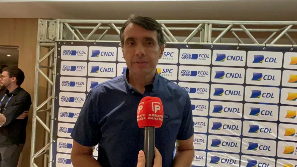 O impugnado apresentou contestação, alegando que a sanção imposta foi apenas uma multa, sem imputação de débito, o que, segundo ele, afasta a inelegibilidade. (Foto: Debate Paraíba).
