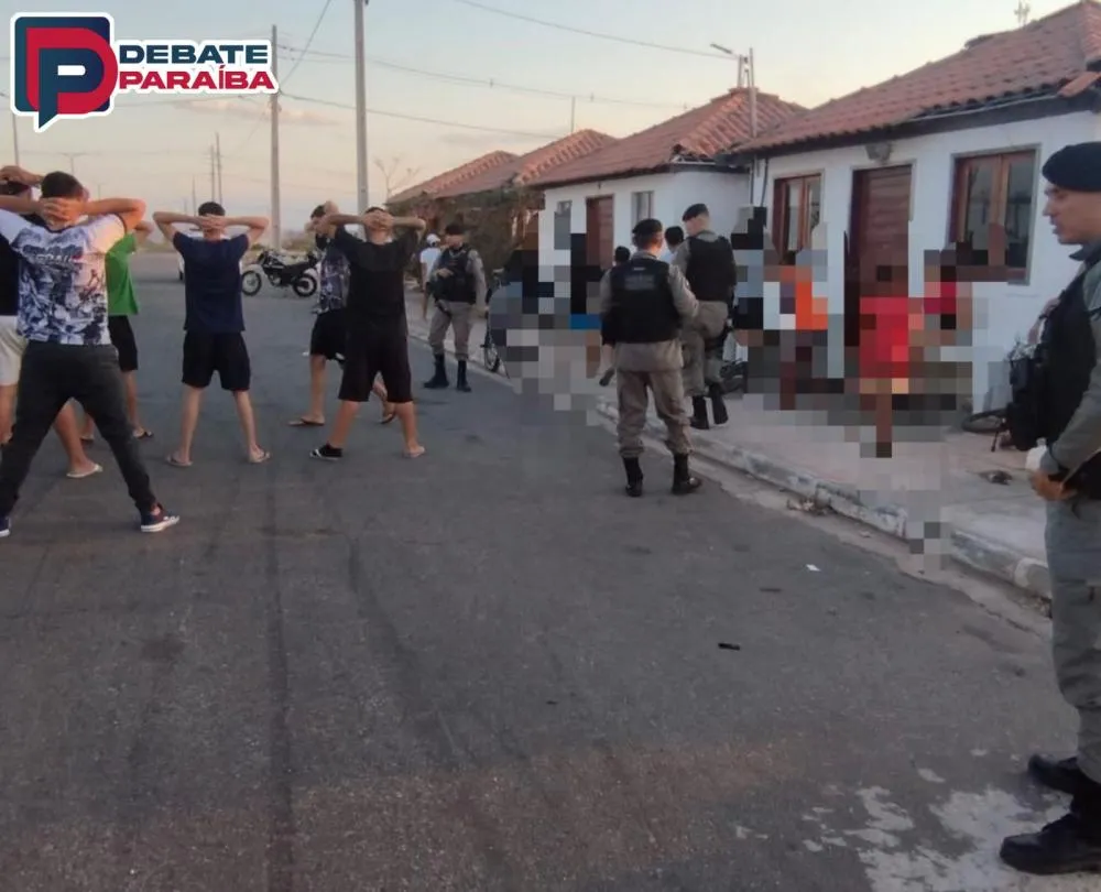 Posteriormente, os suspeitos e as motos foram apresentados na delegacia de Polícia Civil, para serem adotados os procedimentos que determinam a lei (Foto: Reprodução)