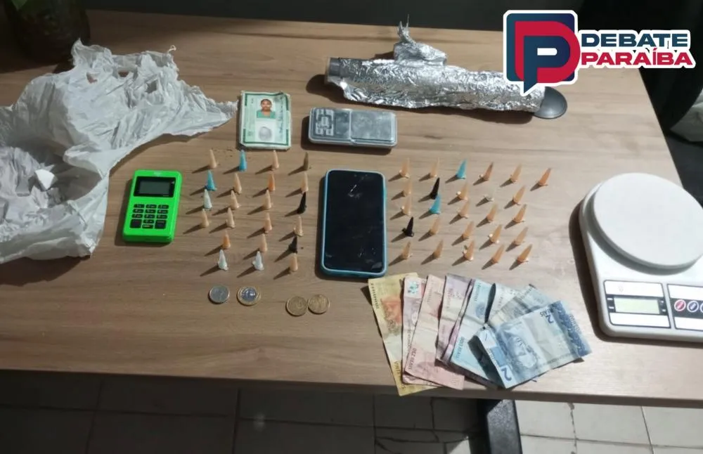 casal recebeu voz de prisão e foi conduzido à delegacia de Polícia Civil (Foto: Reprodução)