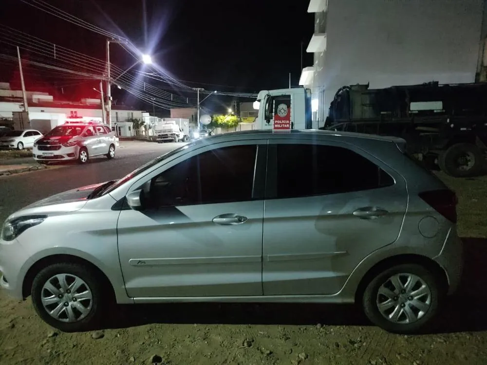 Diante do flagrante constatado, o suspeito identificado como Fábio Júnior Medeiros de Souza, foi localizado momentos depois e encaminhado à delegacia de Polícia Civil 