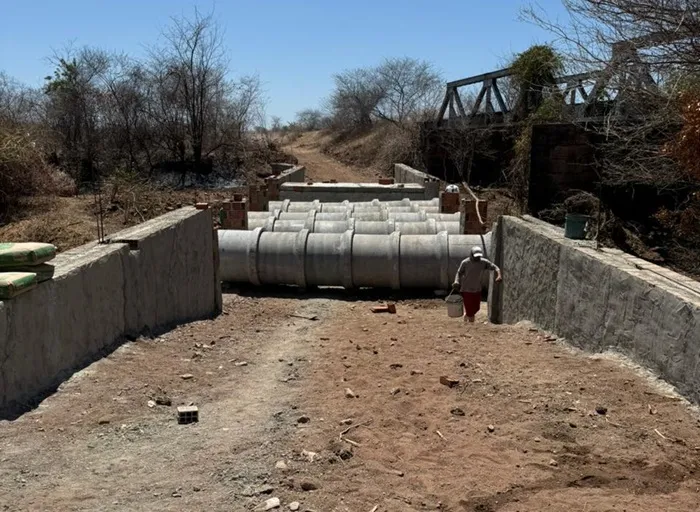 Para o prefeito Fábio Tyrone, a iniciativa demonstra o compromisso da gestão municipal com o desenvolvimento e a infraestrutura das comunidades rurais. (Foto: Divulgação).