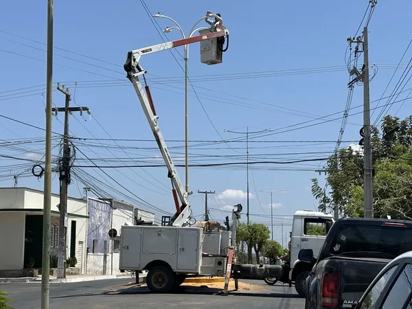 O chefe do Executivo municipal destaca que essa ação reflete o compromisso da administração em investir em melhorias para a infraestrutura urbana, promovendo um ambiente mais seguro e agradável para a população. (Foto: Reprodução).