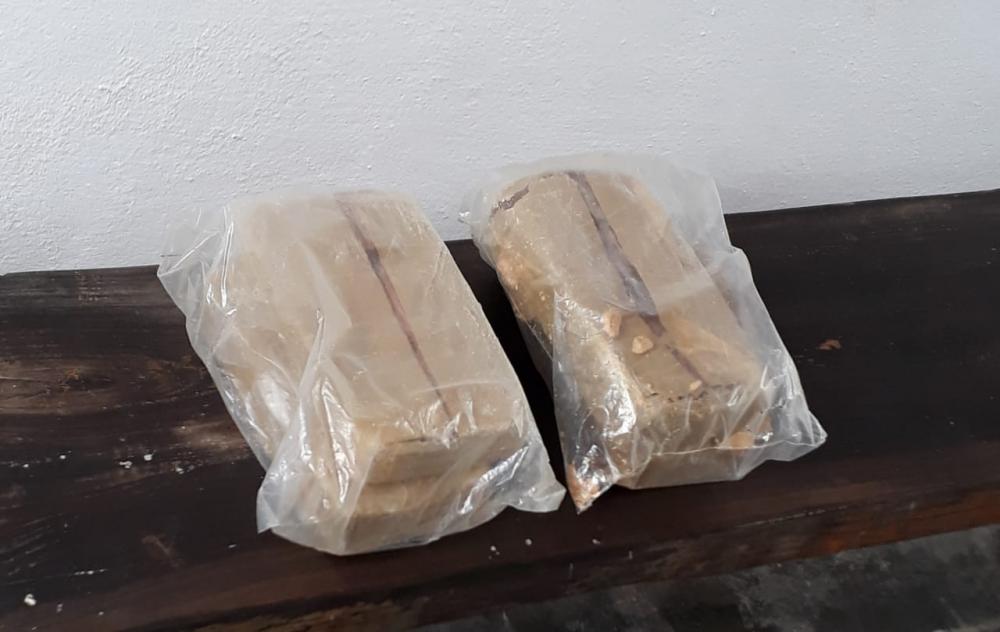 Uma apreensão ocorreu em 2012, onde Policiais Civis apreenderam mais de 4 kg de crack na Rodoviária de Pombal. (Foto: Reprodução).