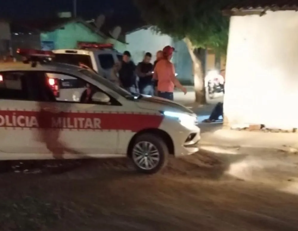 Os suspeitos de praticarem o crime foram conduzidos à delegacia de Polícia Civil, para serem adotados os procedimentos que determinam a lei (Foto: Reprodução)