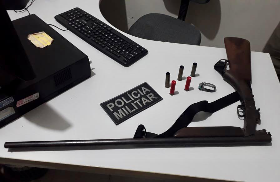 A arma apreendida foi levada à Delegacia Distrital de Sousa para serem adotadas as medidas pertinentes ao caso (Foto: Divulgação PMPB)