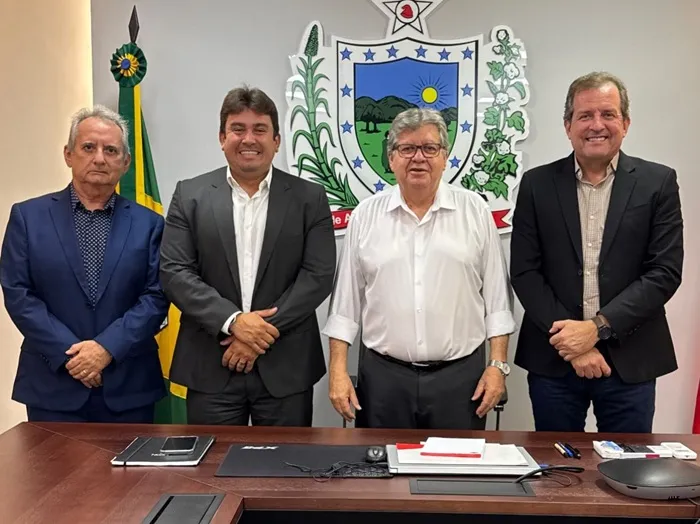 Tyrone destacou que a reunião foi bastante proveitosa, abordando as futuras parcerias que serão estabelecidas com a gestão de Helder e Zé Célio a partir de janeiro de 2025. (Foto: Divulgação).