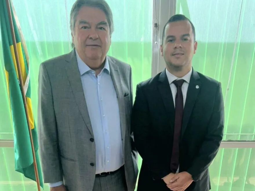 Em seguida, foi a vez do gestor estar reunido com Eduardo Galdino, atual secretário executivo do Ministério do Esporte, onde pleitos de interesse ao Estado foram levados. (Foto: Divulgação).