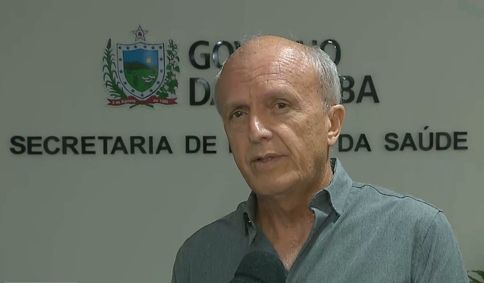  Para Geraldo Medeiros, a aplicação do imunizante na esposa do vice-prefeito é caracterizado como tipo de atitude de fura fila. (Foto: Reprodução).