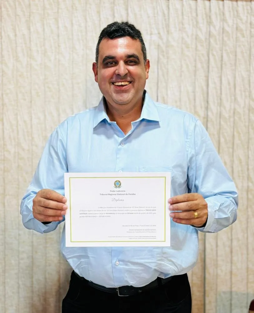 Thiago foi vice-prefeito em Poço Dantas e agora assume o cargo de vereador em Uiraúna, focado em áreas essenciais como saúde, educação, empreendedorismo, causa autista, entre outras bandeiras. (Foto: Reprodução).