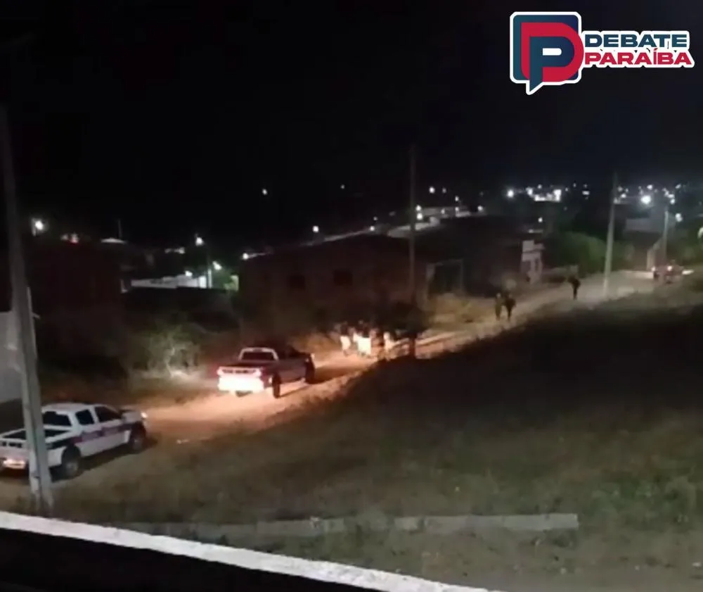 Guarnições da Polícia Militar com o apoio do BOPE estão realizando diligências por toda a região (Foto: Reprodução)