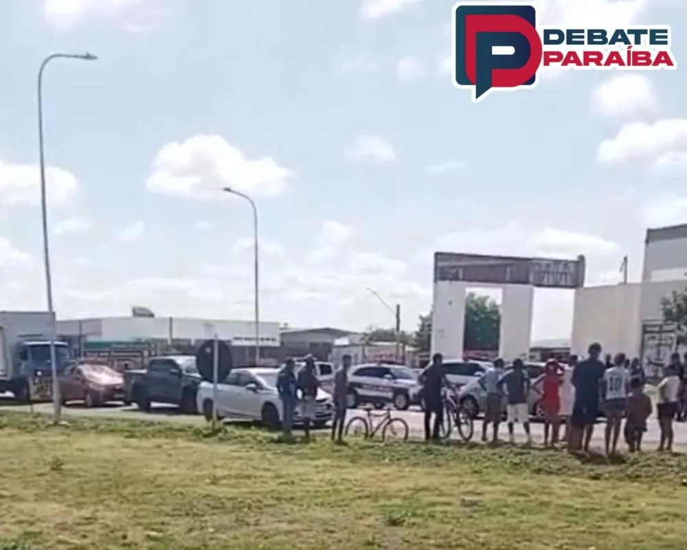 Uma equipe de resgate do SAMU foi acionada ao local para prestar atendimento a vítima (Foto: Reprodução)
