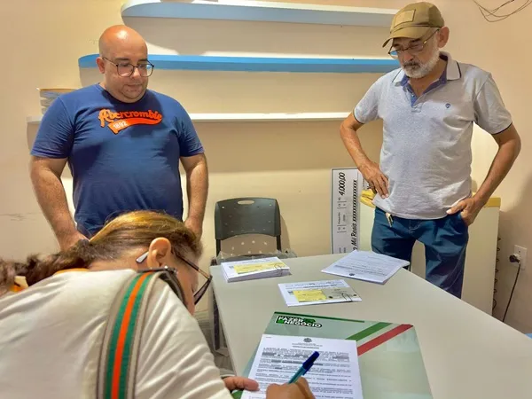  Nesta etapa, sem a cobrança de juros, 10 empreendedores da zona rural foram contemplados com empréstimos que variaram de R$ 2 mil a R$ 3 mil. (Foto: Divulgação).