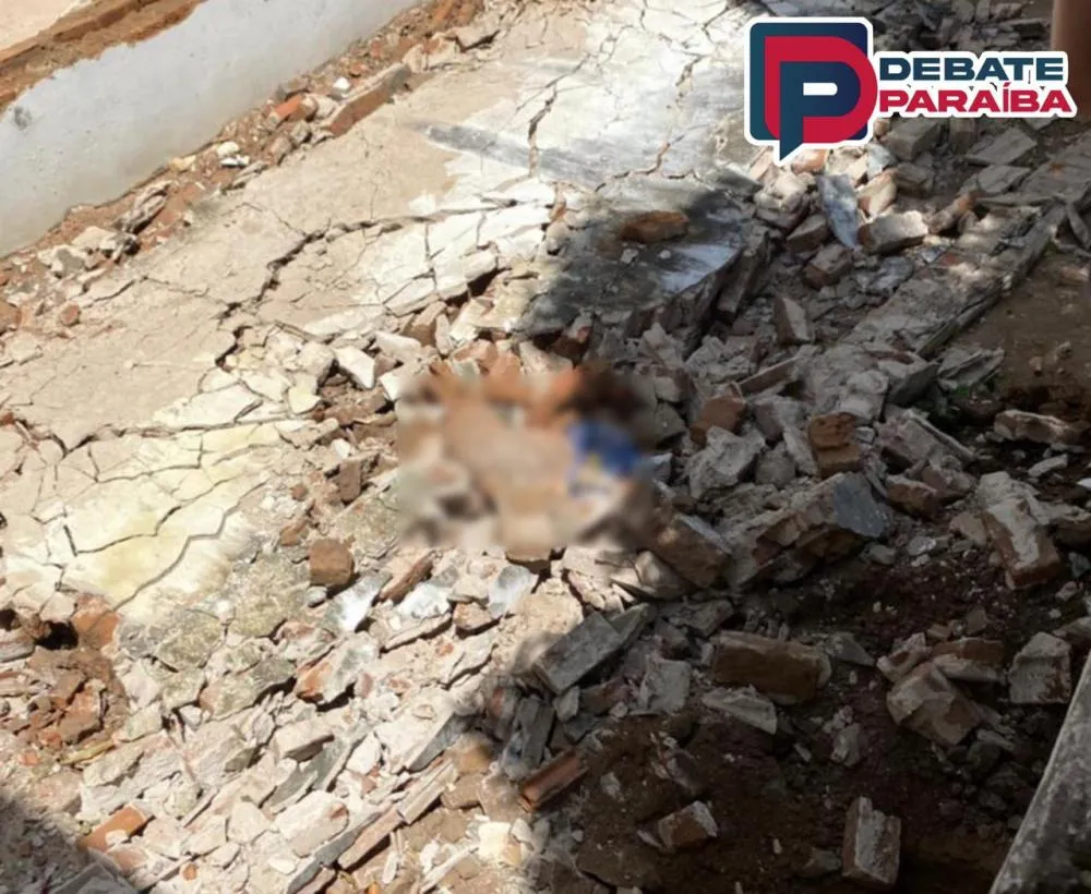 O local foi isolado pela Polícia Militar até a chegada do delegado de plantão e dos peritos da Polícia Civil (Foto: Reprodução)