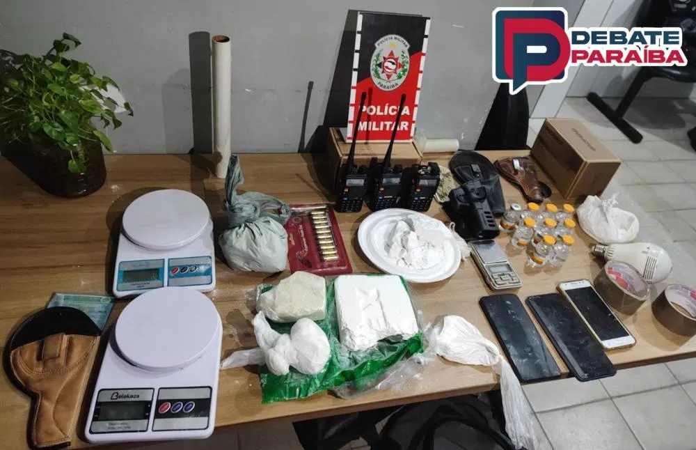 Com o flagrante constatado, o acusado Raphael de Souza Santos recebeu voz de prisão e foi levado à delegacia de Polícia Civil juntamente com todo o material apreendido (Foto: Reprodução)