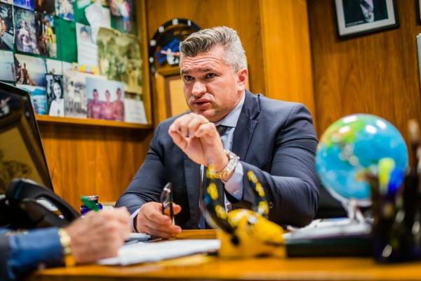Julian Lemos disse que Jair Bolsonaro vai dar uma ‘surra de votos’ em Fernando Haddad (Foto: Reprodução).