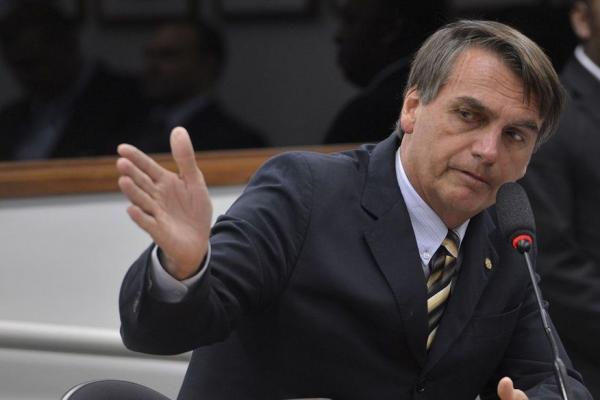 Bolsonaro concedeu entrevista à rádio Correio e criticou duramente o PT (Foto: Wilson Dias/Agência Brasil).