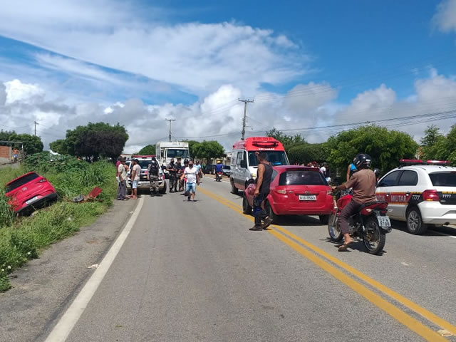 Os corpos das três vítimas fatais serão encaminhados ao NUMOL de Patos para serem realizados os exames cadavéricos (Foto: Reprodução Redes Sociais)