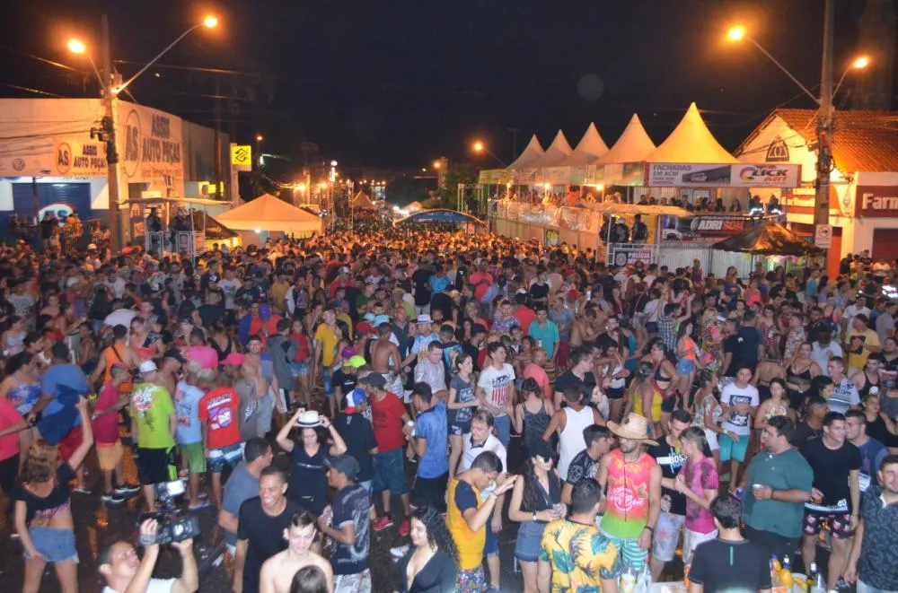 Os estandes serão entregues montados no dia 28 de fevereiro, às 09h00, na praça de alimentação do evento. (Foto: Reprodução).