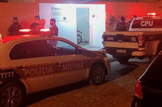 As pessoas foram apresentadas a autoridade policial judiciária de plantão para serem adotadas as medidas que requer o caso (Foto: Reprodução)