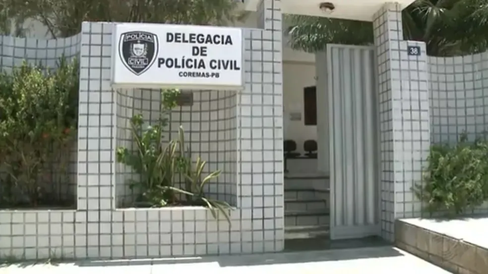 Além do abuso, ele filmou e divulgou os vídeos em redes sociais, agravando ainda mais o crime. (Foto: Reprodução).