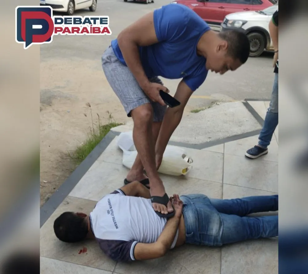 Momentos depois uma guarnição da Força Tática compareceu ao local para prestar apoio (Foto: Reprodução)
