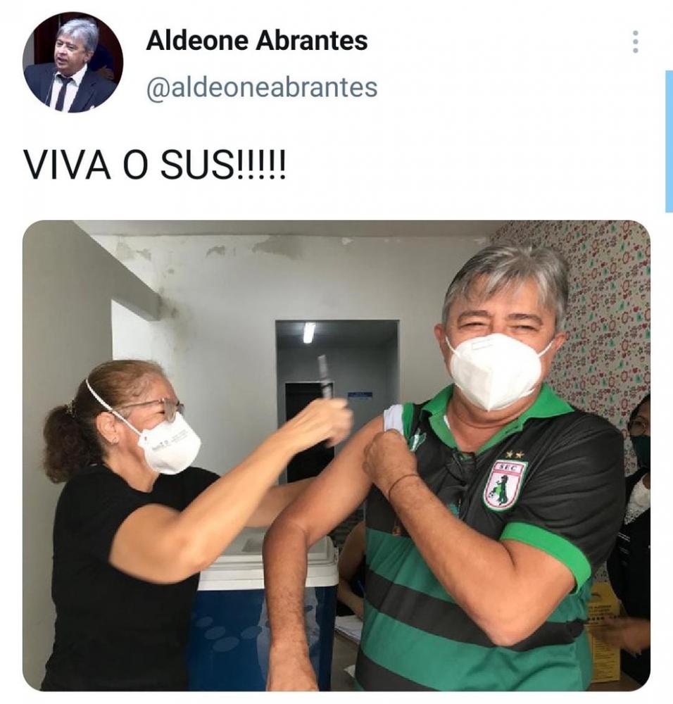 Publicação mostra Aldeone Abrantes sendo vacinado na manhã deste sábado — Foto: Twitter / @aldeoneabrantes