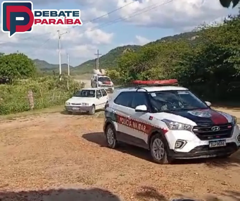 Posteriormente, o veículo recuperado foi levado à delegacia de Polícia Civil (Foto: Reprodução)