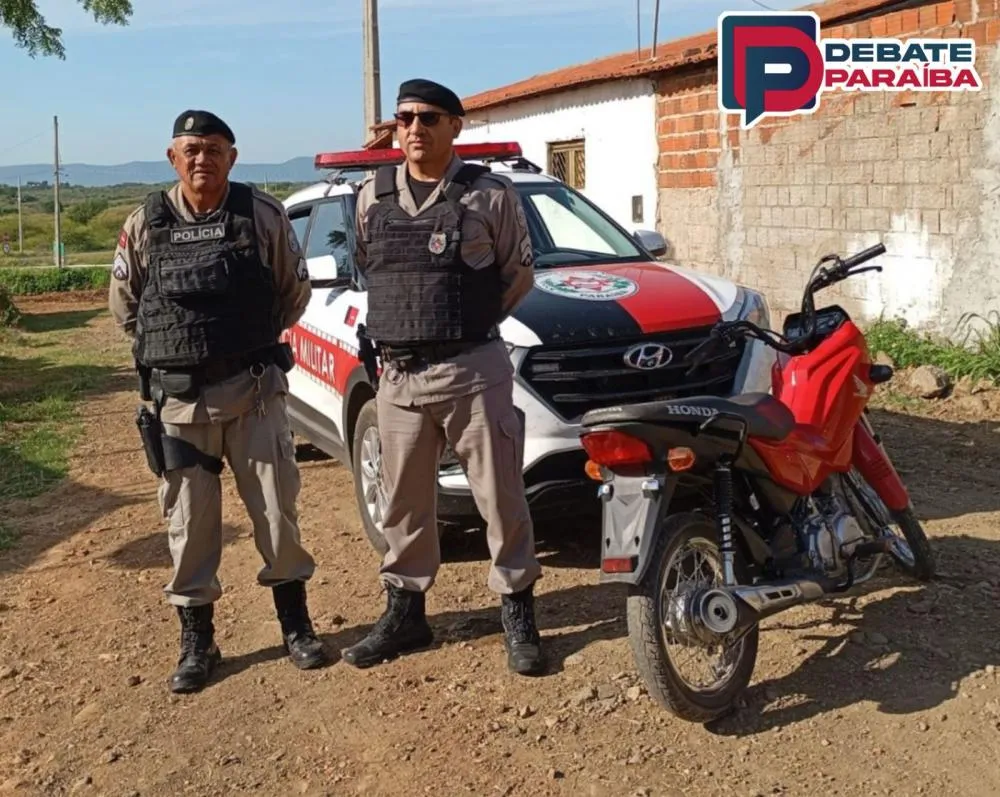 A moto recuperada foi encaminhada à delegacia de Polícia Civil de Sousa, e após a realização dos procedimentos cabíveis, foi devolvida ao verdadeiro proprietário (Foto: Reprodução)